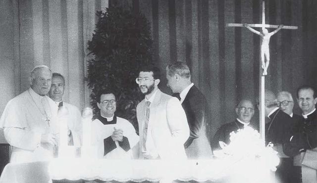 16 Roma 1987, Castel di Leva, con il Sommo Pontefice  Giovanni Paolo II.jpg